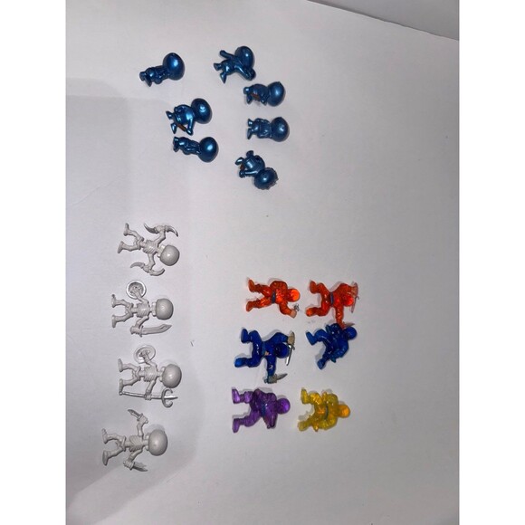 Bundle of figures - Picture 5 of 8